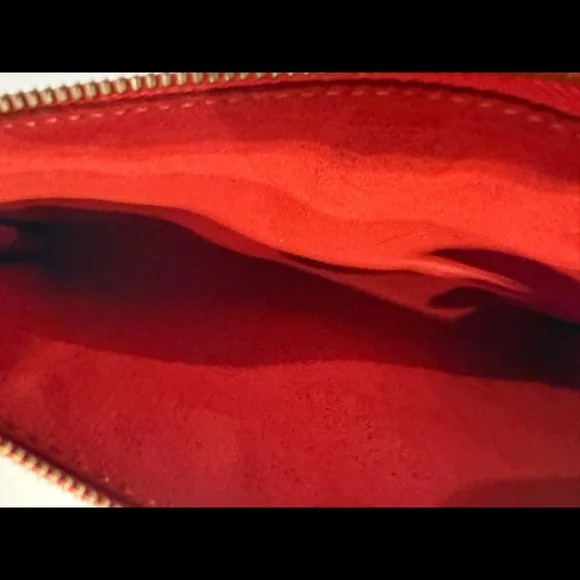 Louis Vuitton red epi leather pouchette - Picture 6 of 11